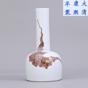 清 釉裡紅蝠紋搖鈴瓶