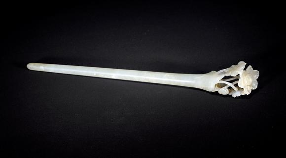 浙江佳宝元末明初 白玉镂雕荷花头簪