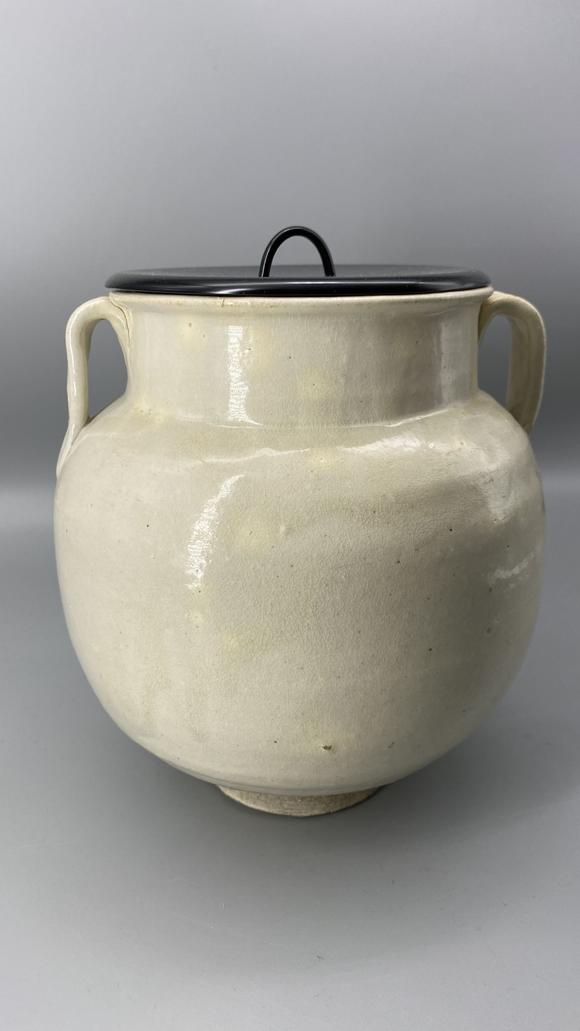 宋磁州窑白磁双耳壶