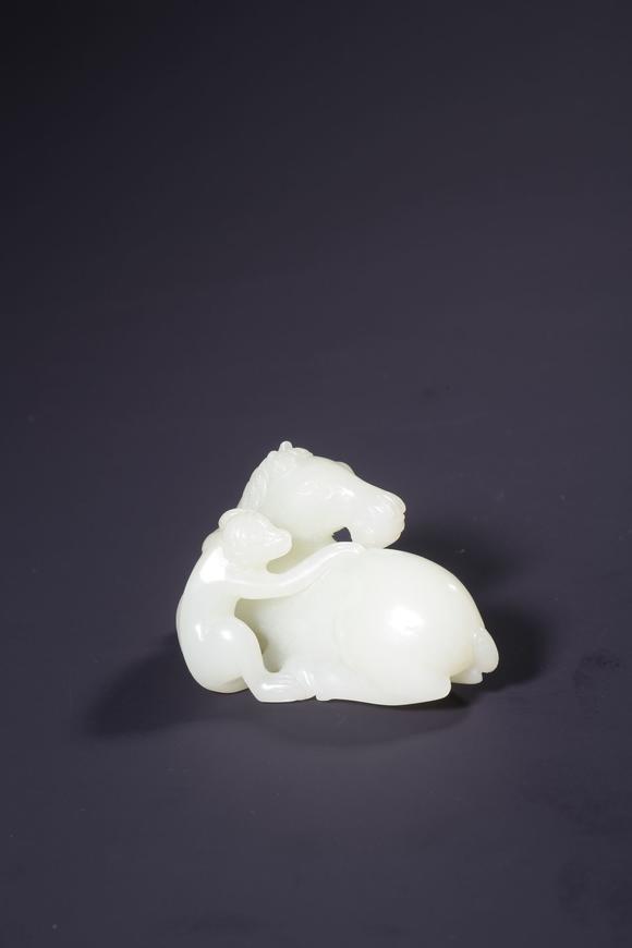 清白玉马上封侯摆件