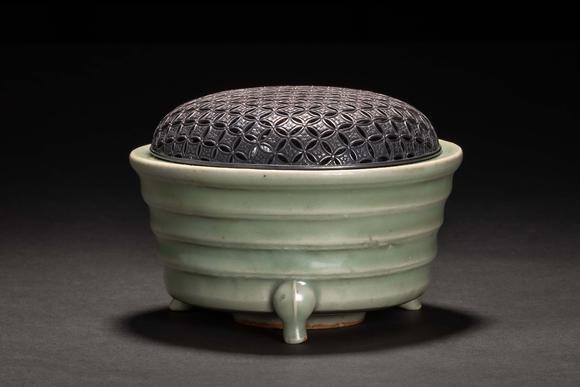 明龙泉窑青磁香炉纯银七宝繋纹火屋