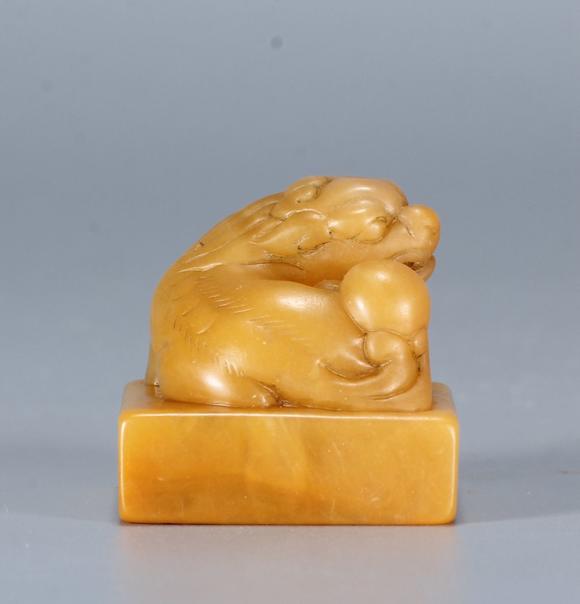 张大千先生作田黄石太师印