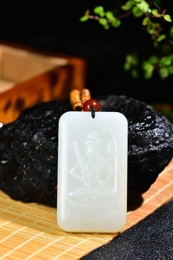 虚空藏菩萨和田玉籽料挂件