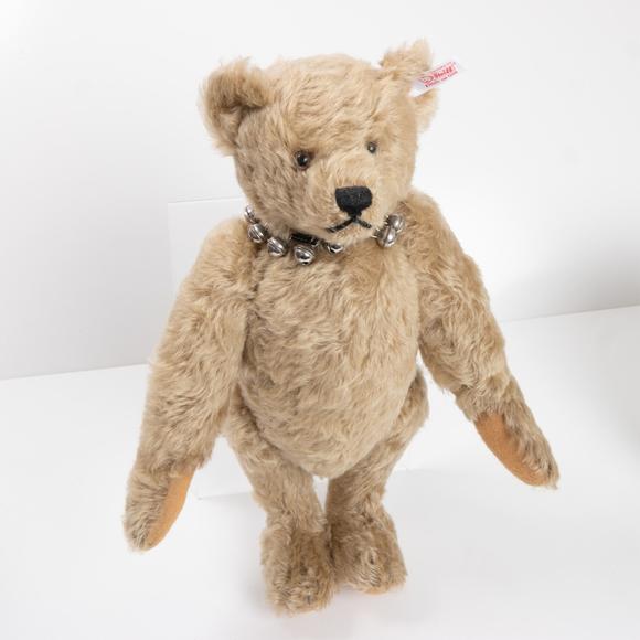 steiffbearjinglebellblondmohairbellcollar