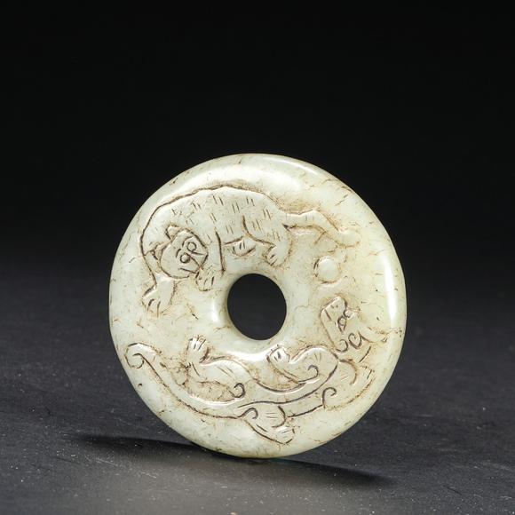 宋时代和田玉龙虎圆形佩_宋时代和田玉龙虎圆形佩估