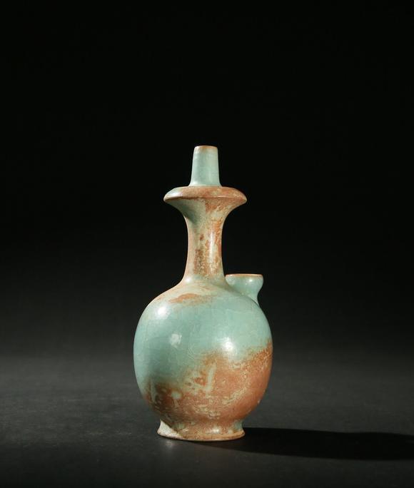 宋代汝窑冰裂片纹净水瓶