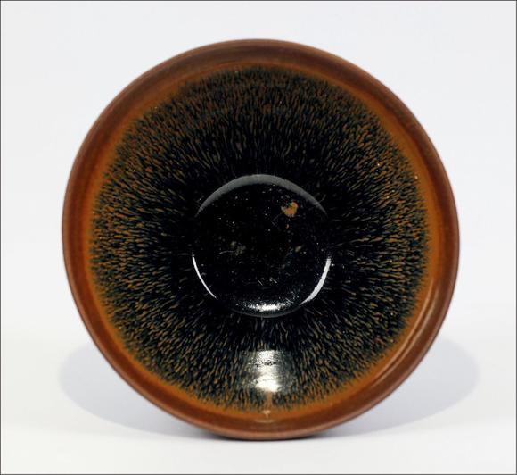 宋兔毫天目盏盏托