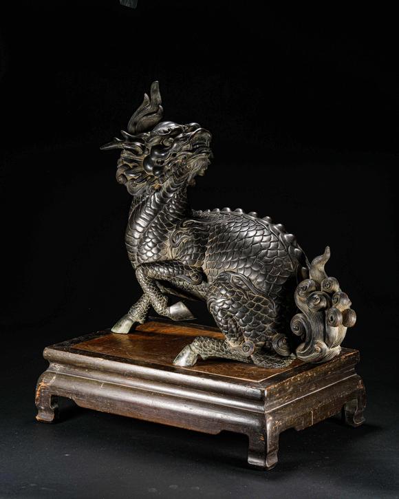 清时代铜麒麟大摆件