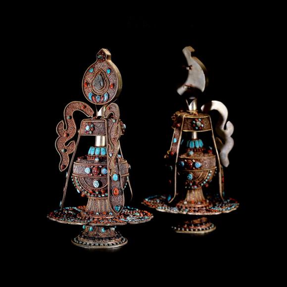 清代藏银掐丝镶嵌宝石长寿宝瓶