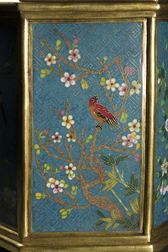 wensheng xuan art auction llc乾隆年制铜胎珐琅大笔筒