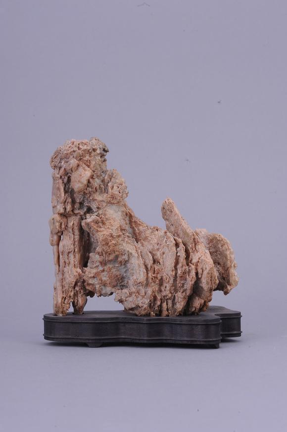 香港华辉戈壁石山子摆件 连酸枝座