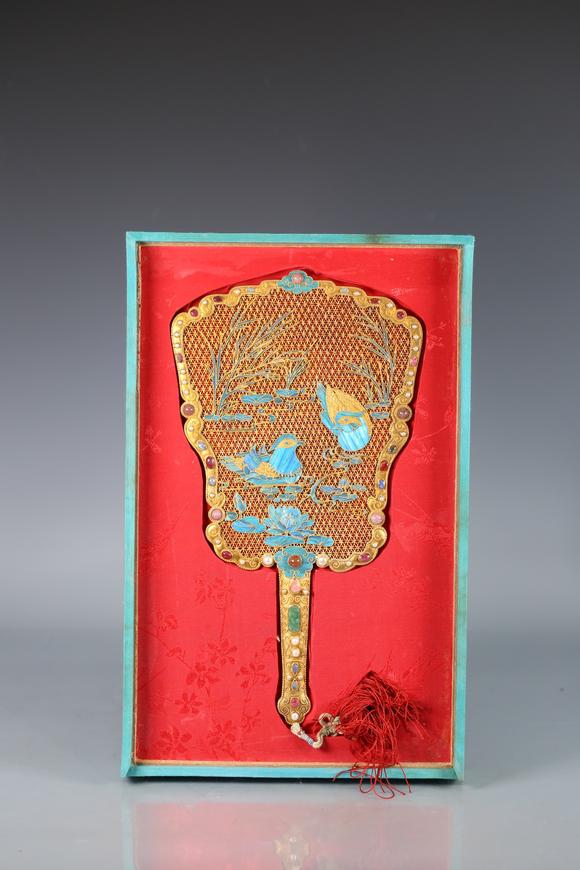 filigree mandarin ducks fan 清代 银鎏金花丝点翠"鸳鸯戏水"扇子一