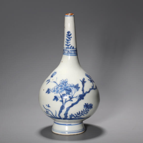 北京君一明十清康熙 青花花卉胆瓶