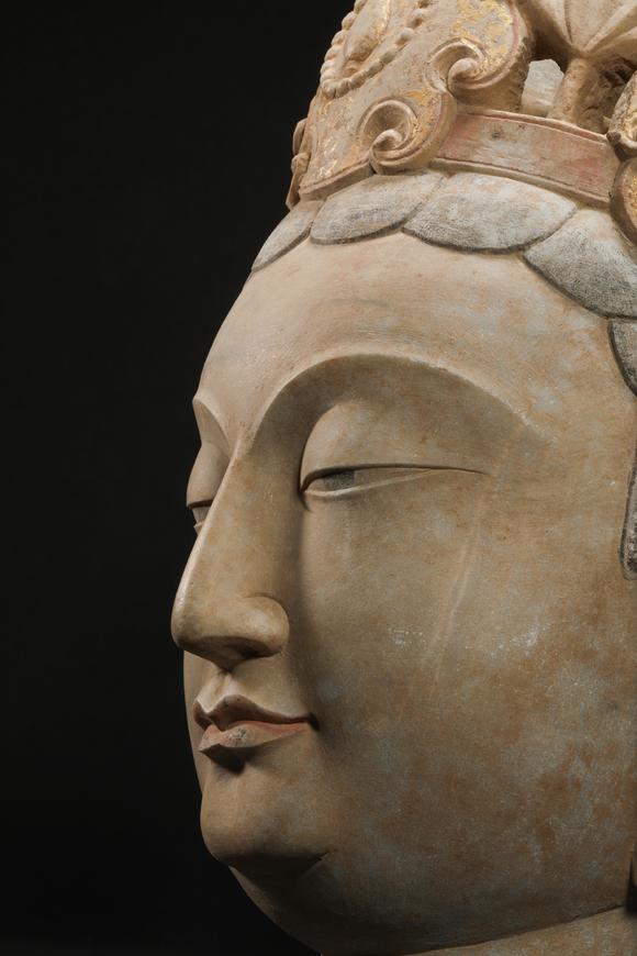 stonecarvedcoloredbuddhaheadfromnorthernqi北齐石雕彩绘佛头