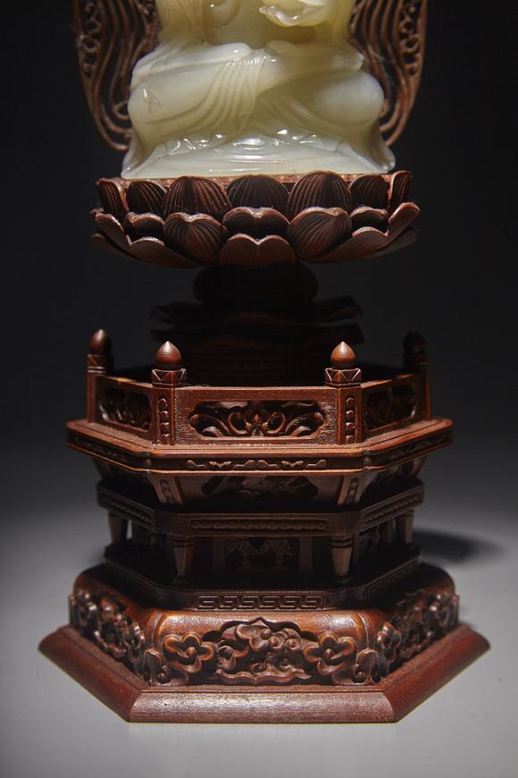 和田玉观音黄杨木莲座