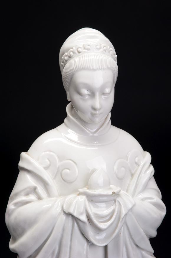 麻姑献寿白瓷塑像