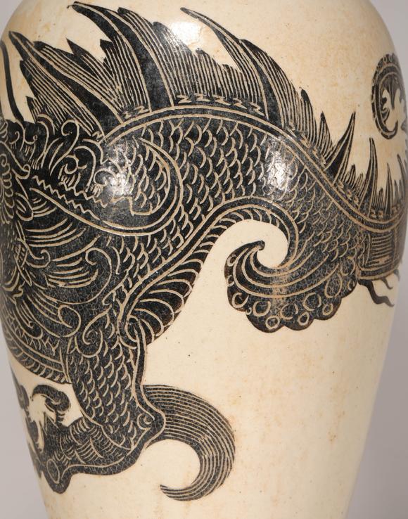 cizhoukilnvasewithdragondrawingfromsong宋代磁州窑龙纹梅瓶
