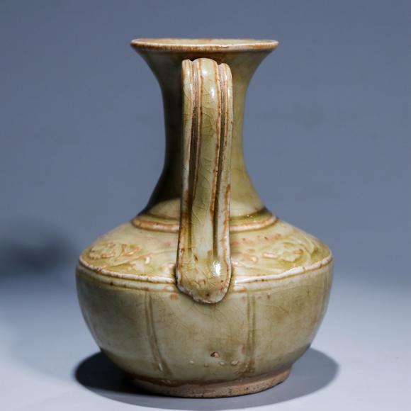 宋代瓜棱青瓷执壶