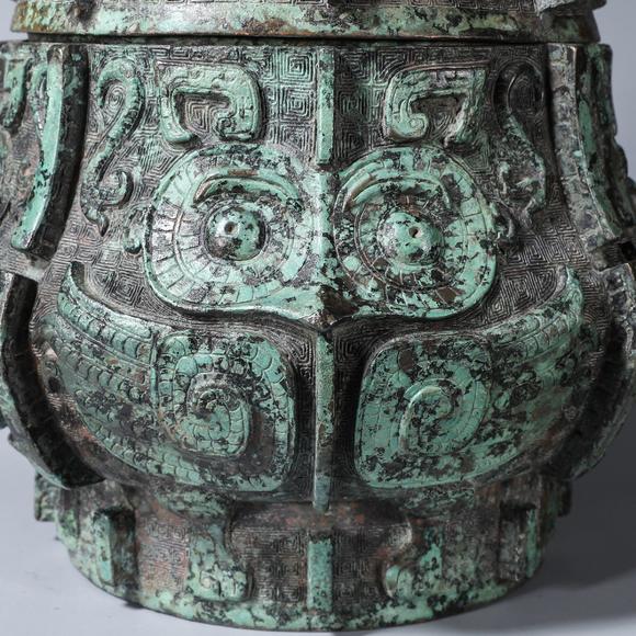 abirdpatternedbronzezun鸱鸮纹青铜尊