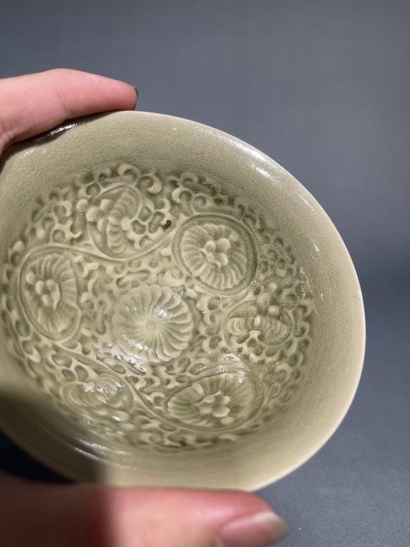 宋耀州窑印花团菊纹盏一对