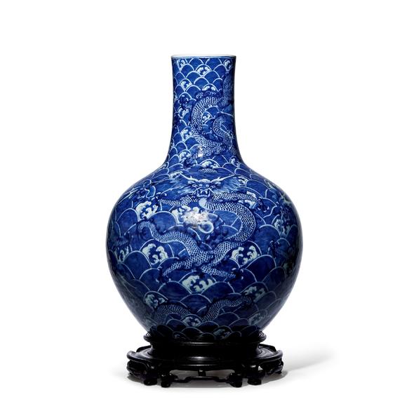 清中期68青花九龙闹海图天球瓶68