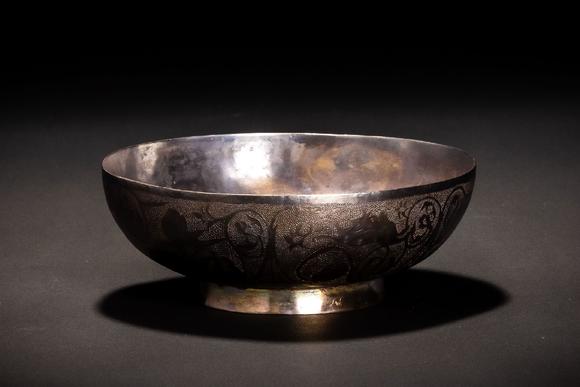 宋代银制果実獣纹银碗