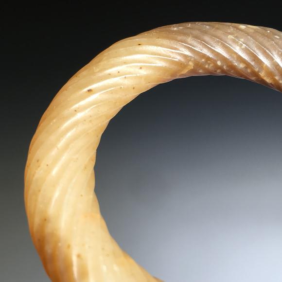 古玉绞丝纹玉环