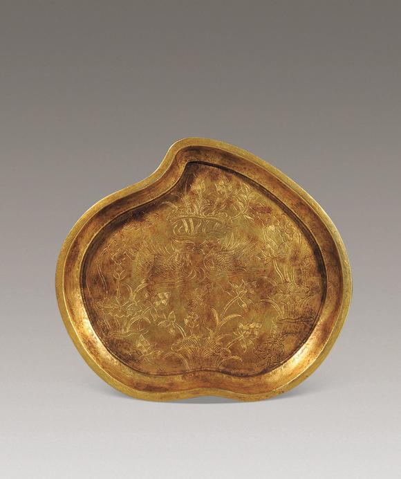 清金錾鸳鸯戏荷桃形碟