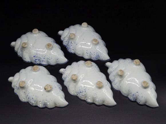 明古染付青花海老纹贝形皿五枚