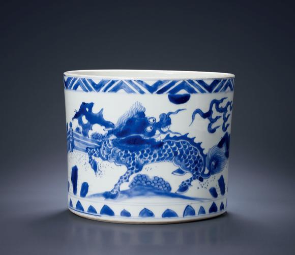 清顺治青花麒麟芭蕉图大笔筒