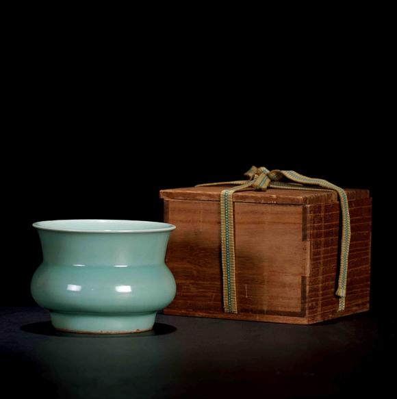 明龙泉窑粉青釉渣斗